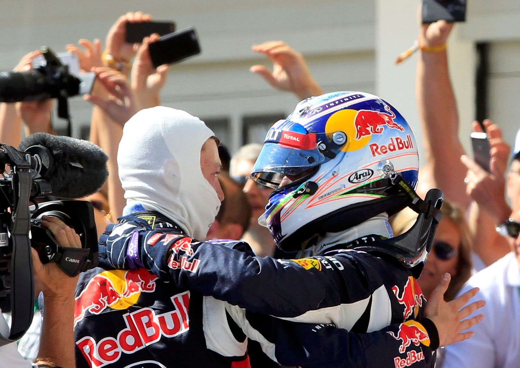 F1, VC Maďarska 2015: Daniil Kvjat a Daniel Ricciardo, Red Bull