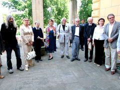Část oceněného týmu který zpracoval Dějiny českého výtvarného umění