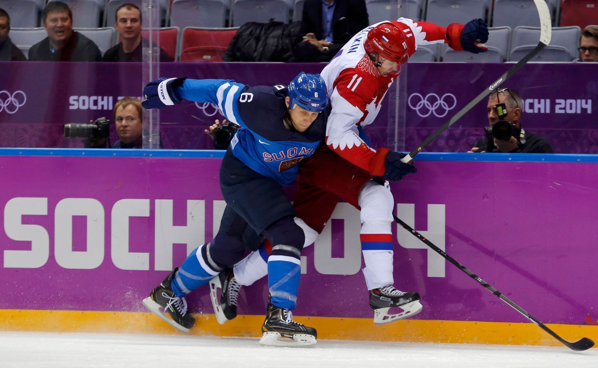 Rusko - Finsko: Jevgenij Malkin (11) - Sami Salo