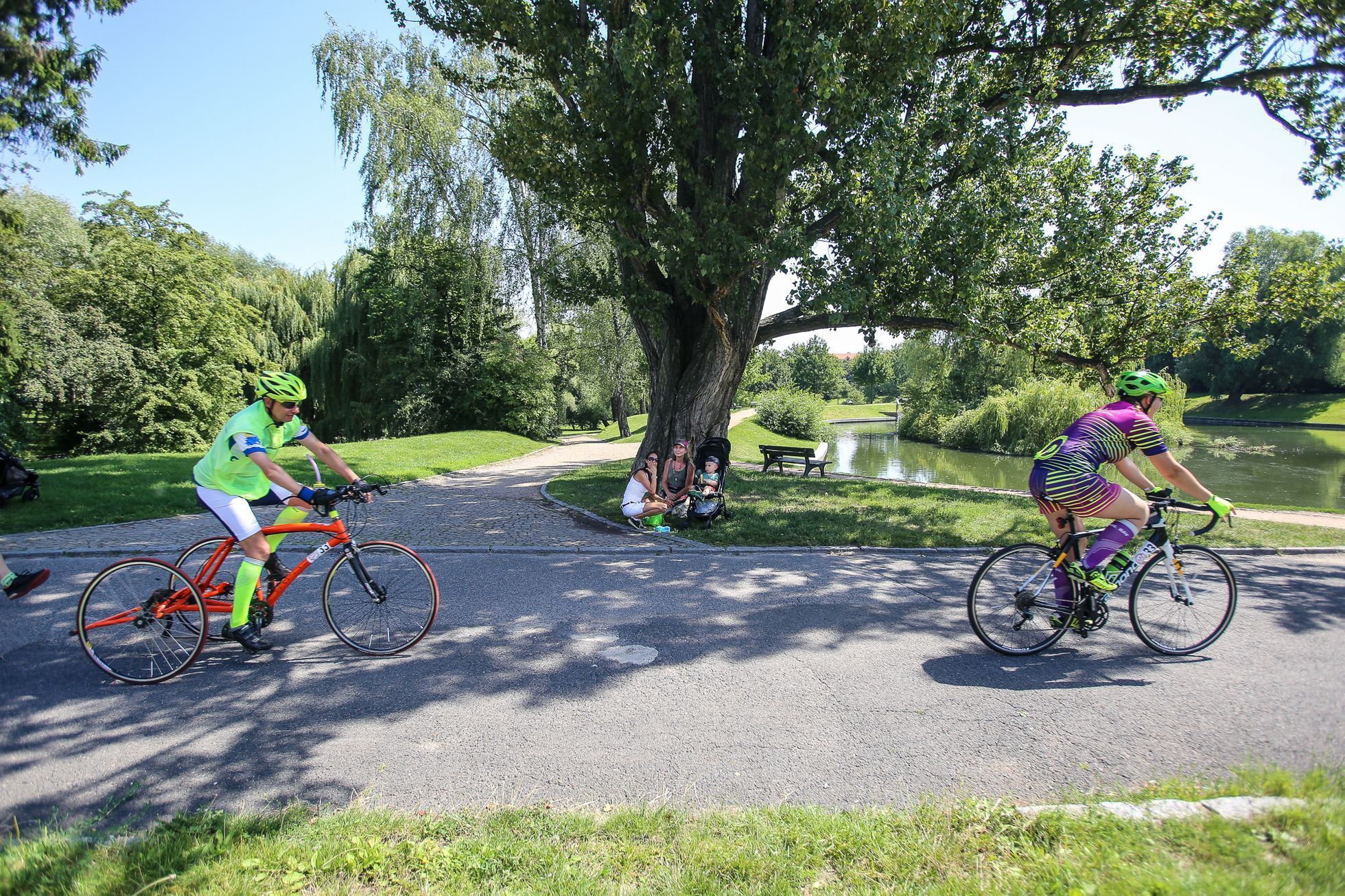 Handy cyklo maraton - start, Cesta za snem, tým Sananim a Bronec