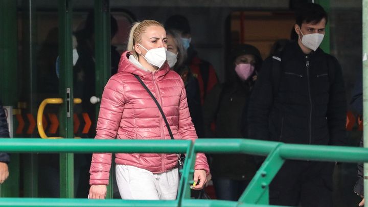 Česko na startu omikronové vlny. Pondělní skokový růst nakažených nemusí být poslední; Zdroj foto: Jakub Plíhal