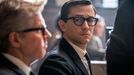 Joseph Gordon-Levitt jako veřejný žalobce Richard Schultz.