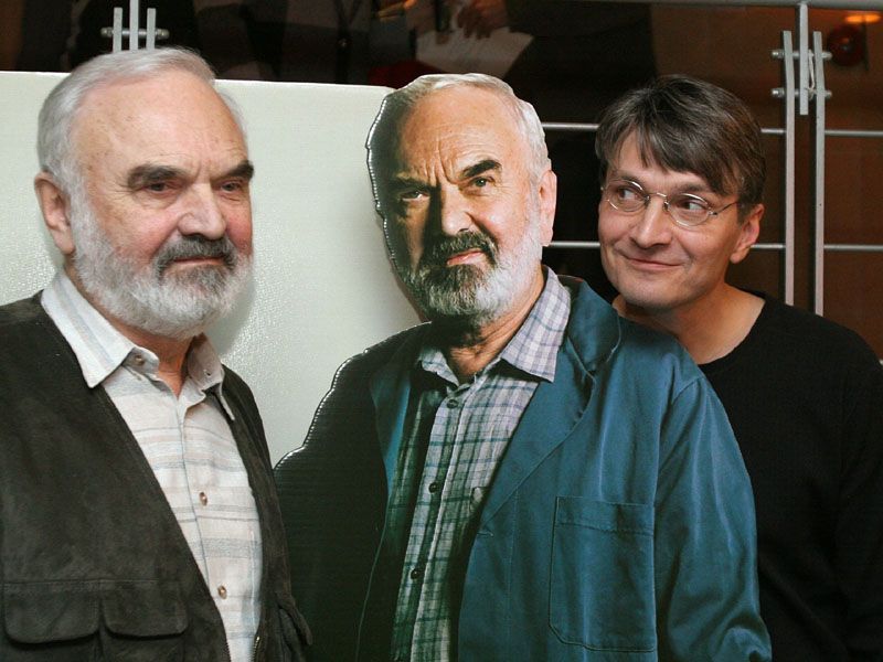 Zdeněk Svěrák (vpravo a uprostřed) a Jan Svěrák (vlevo)