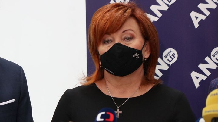 Rozpočet na příští rok má mít schodek 390 miliard korun, schválila vláda; Zdroj foto: Radek Bartoníček