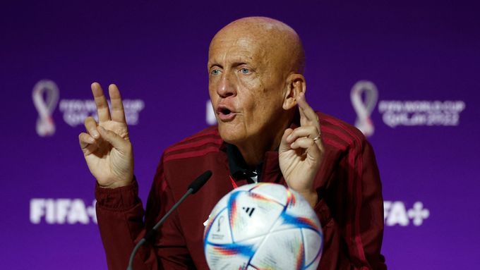 Pierluigi Collina v japonské reklamě