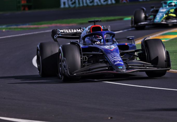 Alexander Albon ve Williamsu během VC Austrálie F1 2022