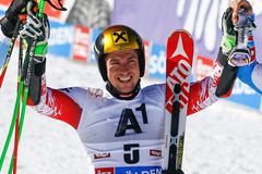 Obří slalom v Söldenu vyhrál Hirscher, Bank nedojel