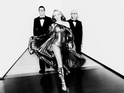 Kylie Minogue si zkouší kostým od Dolce & Gabbana