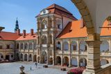 Zámek v Moravské Třebové patří k nejvýznamnějším renesančním památkám ve střední Evropě. Zámek byl také vůbec prvním místem v českých zemích, kde se objevily prvky moderní renesance.