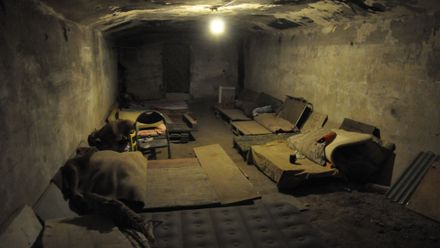 Východ Ukrajiny: Z obytných sklepů se stávají hromadné hroby