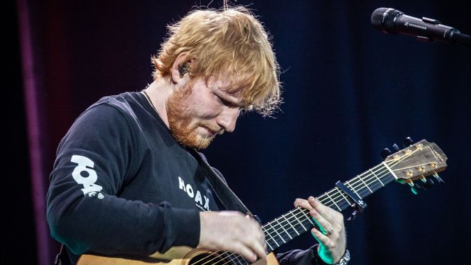 Na dva koncerty Eda Sheerana v Praze dle odhadů dorazí dohromady 150 tisíc lidí.