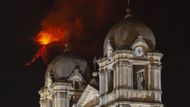 Tvrdí to zástupci místních úřadů, kterým dochází trpělivost s turisty, kteří se snaží dostat na vrchol sopky bez dostatečného vybavení.