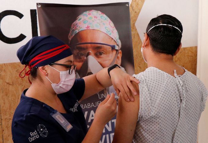 Klinické testy čínské vakcíny Cansino v Mexiku.