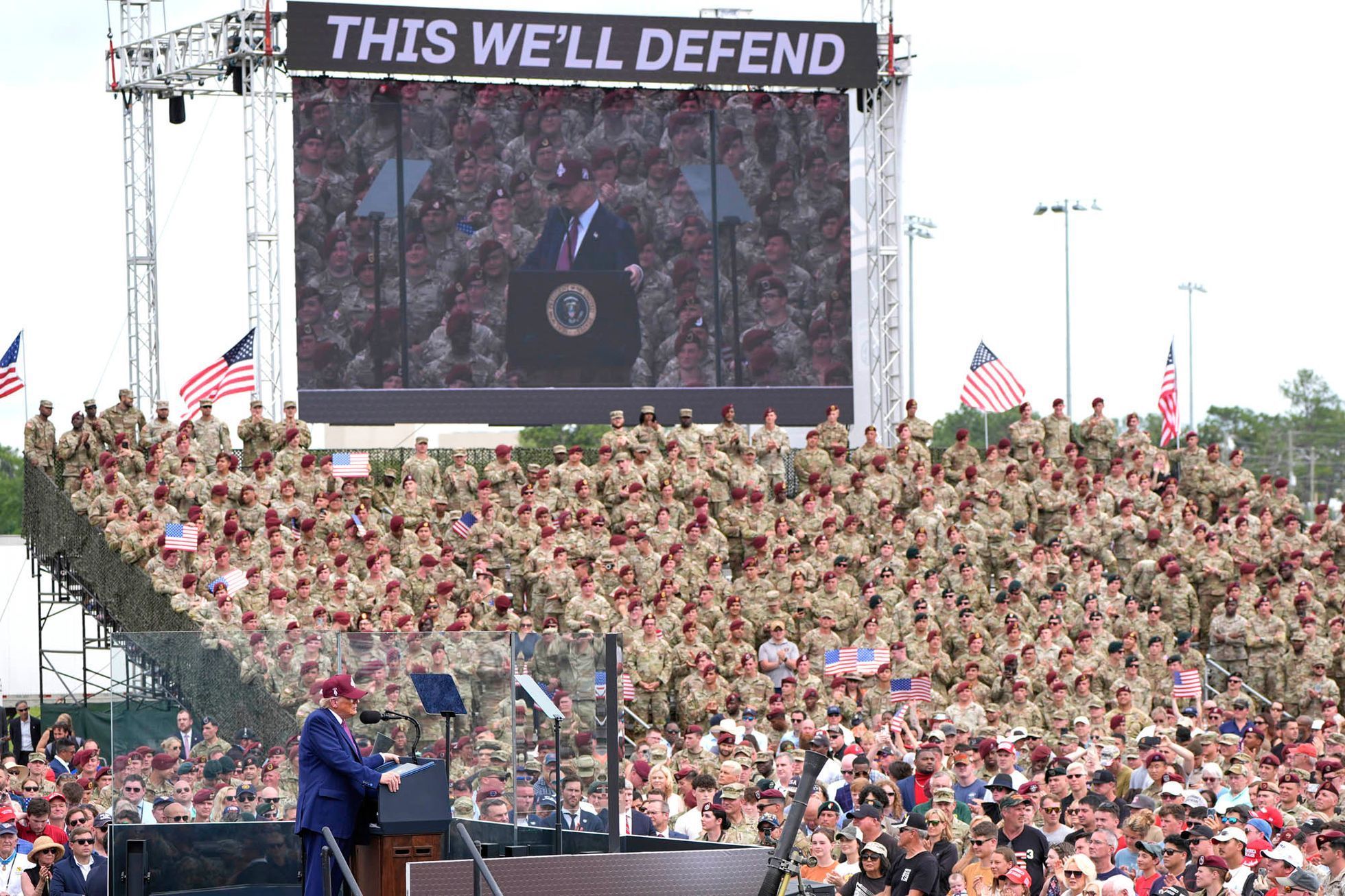 Fort Bragg, USA, Donald Trump. armáda, základna, vojáci