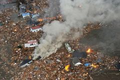 Zkáza v přístavu Sendai. Otřesy a vlna zabily 300 lidí