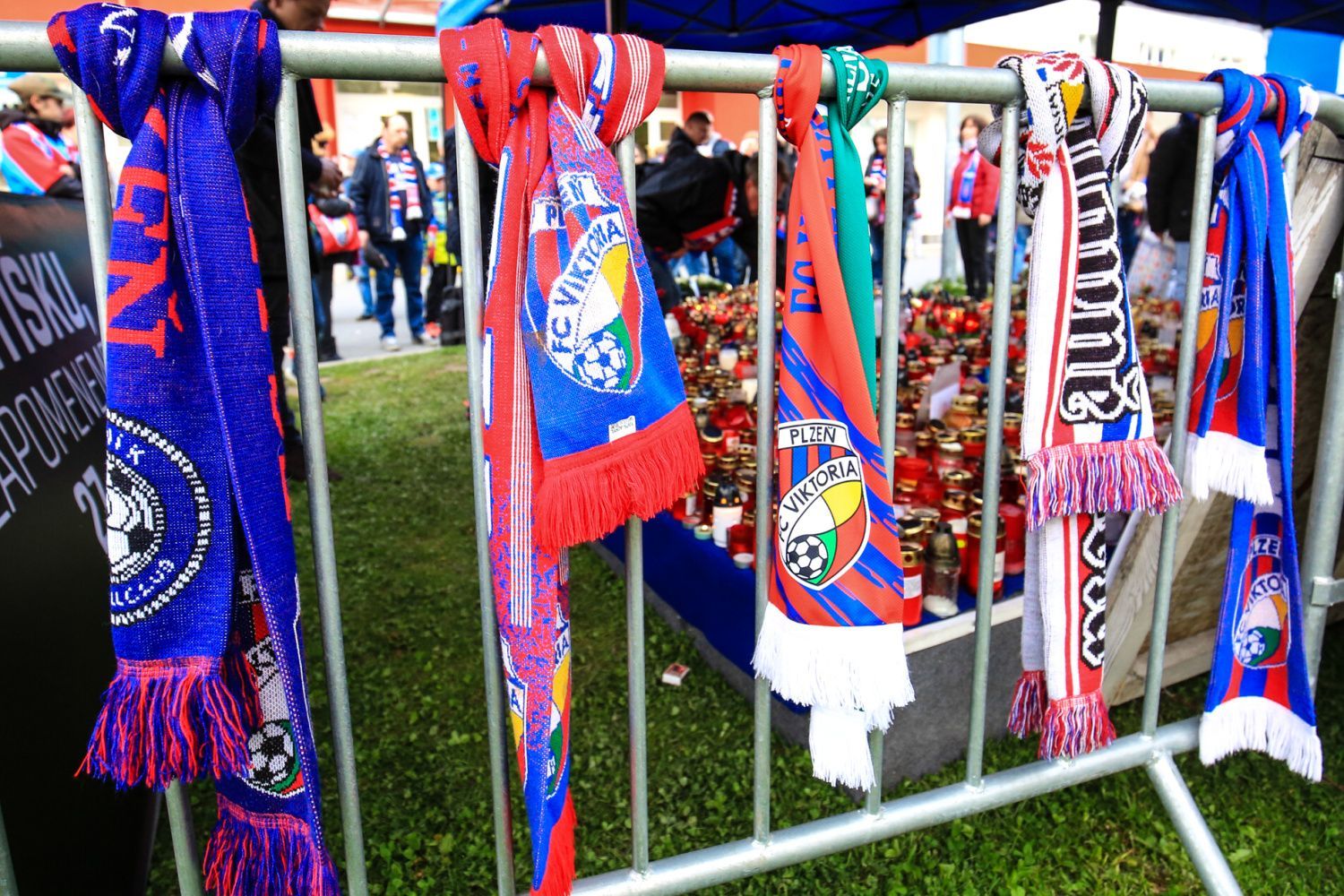 EPL, Plzeň-Dukla: vzpomínka na Františka Rajtorala