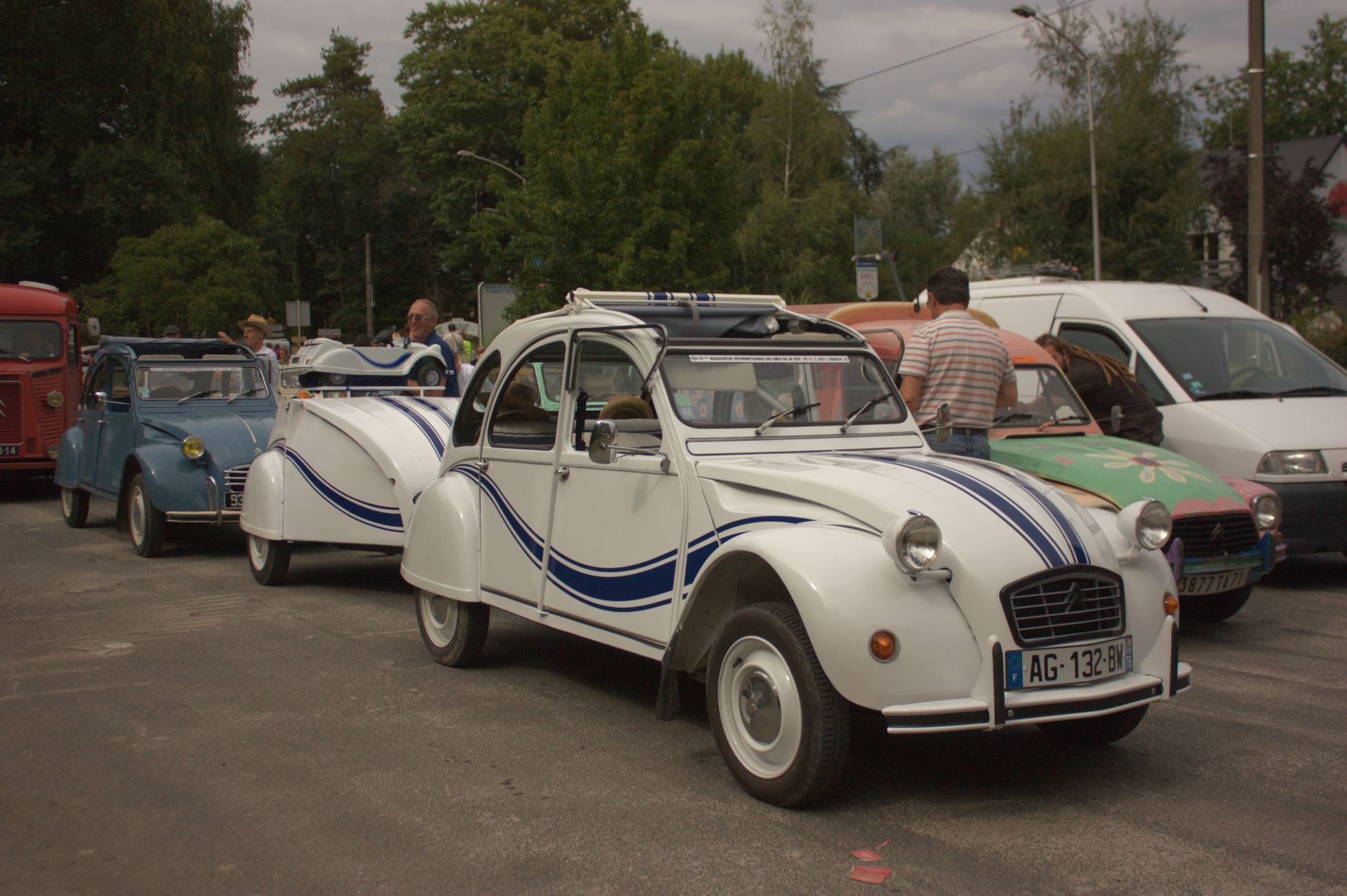 Sraz Citroënů 2CV Club Jesenice a Tata Bojs