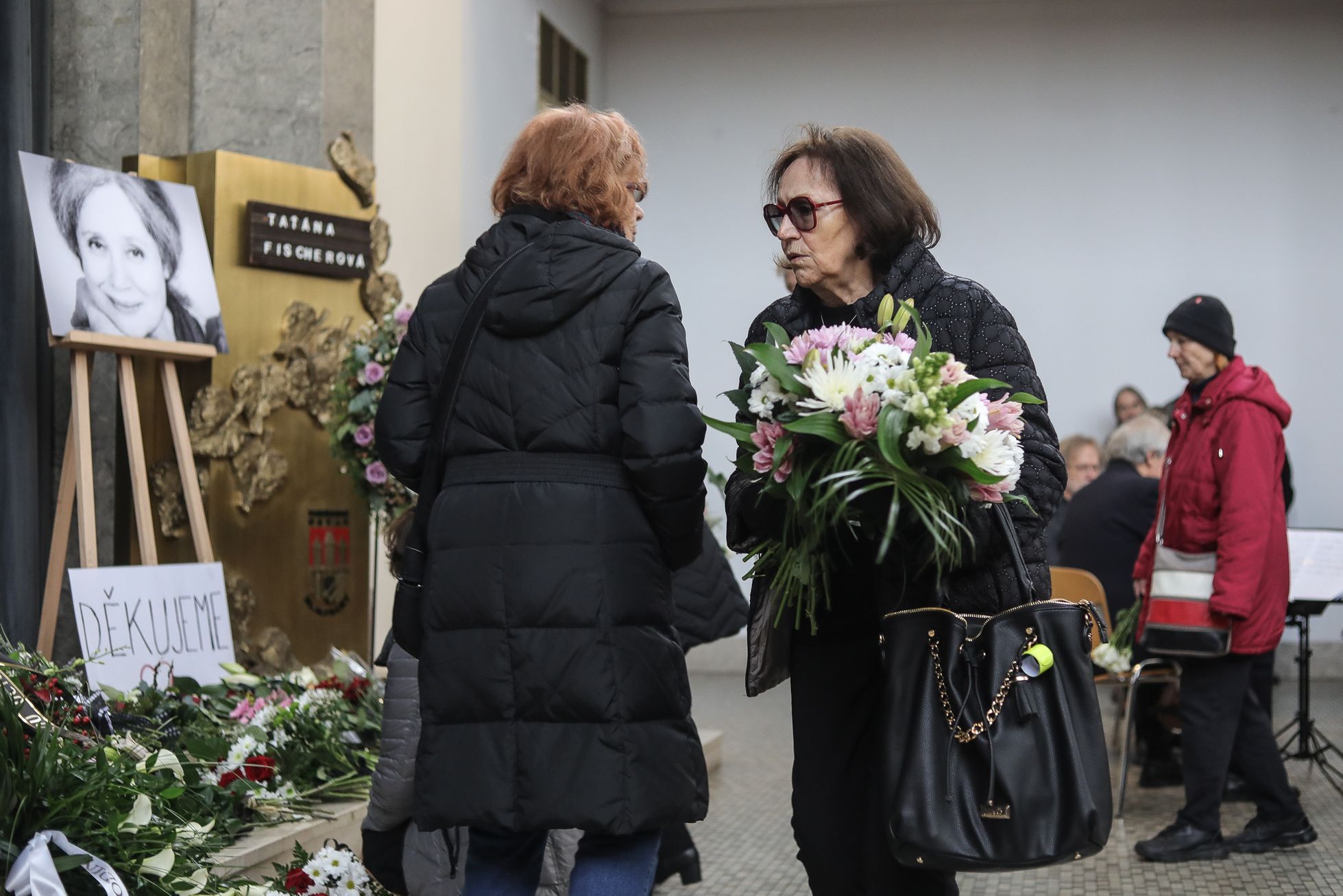 Pohřeb Táňa Fischerová, Krematorium Strašnice