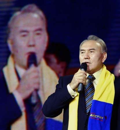 Prezident Nazarbajev na předvolebním mítinku