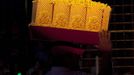 A vendor sells popcorn to the patrons of the Cole Brothers Circus of the Stars in Myrtle Beach, South Carolina, March 31, 2013. Traveling circuses such as the Cole Brothers Circus of the Stars, complete with its big top tent, set up their tent city in smaller markets all along the East Coast of the United States as they aim to bring the circus to rural areas. The Cole Brothers Circus, now in its 129th edition, travels to 100 cities in 20-25 states and stages 250 shows a year. Picture taken March 31, 2013. REUTERS/Randall Hill (UNITED STATES - Tags: SOCIETY ENTERTAINMENT FOOD) Published: Dub. 1, 2013, 7:02 odp.