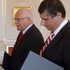 Vláda dává demisi, prezident ji příjmá