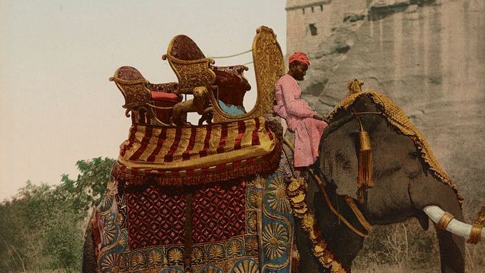 Taková byla Indie v roce 1900: Vládní slon, chrámové tanečnice a další unikátní fotky