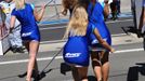 Grid girls na závodě ME tahačů na Nürburgringu