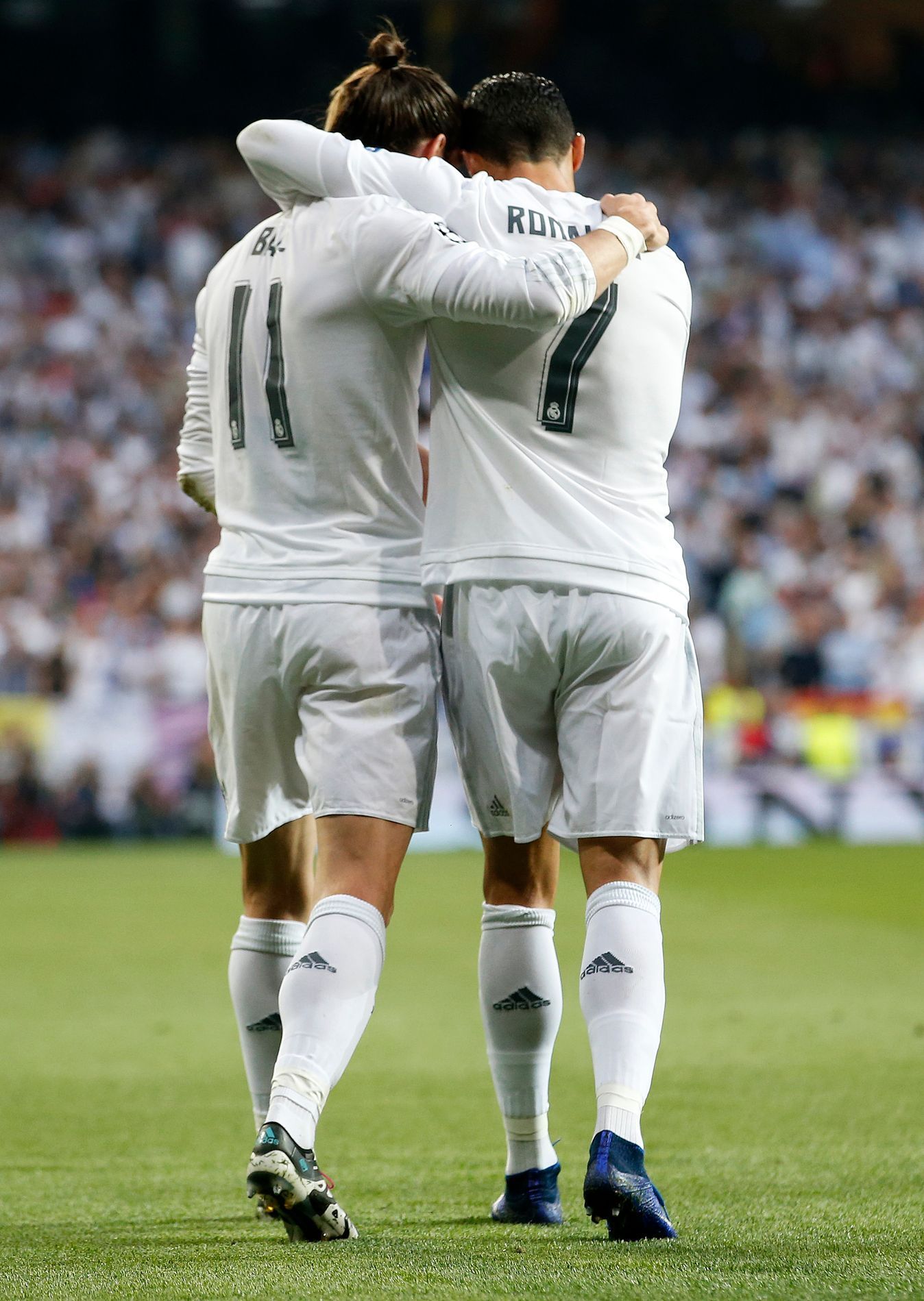 Gareth Bale a Cristiano Ronaldo slaví gól Realu Madrid