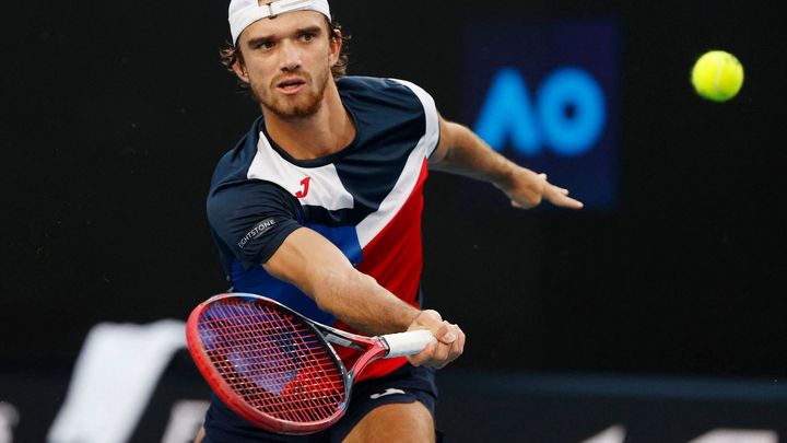Macháč - Hurkacz. Český tenista ztratil v úvodu druhé sady podání; Zdroj foto: Reuters