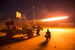 Pentagon: Padne-li Ramádí, USA pomohou Iráku dobýt jej zpět