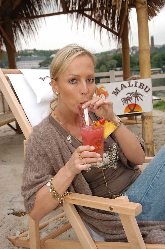 Malibu párty - Zuzana Belohorcová