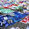 Fanoušci Leicesteru se loučili se zesnulým majitelem u stadionu