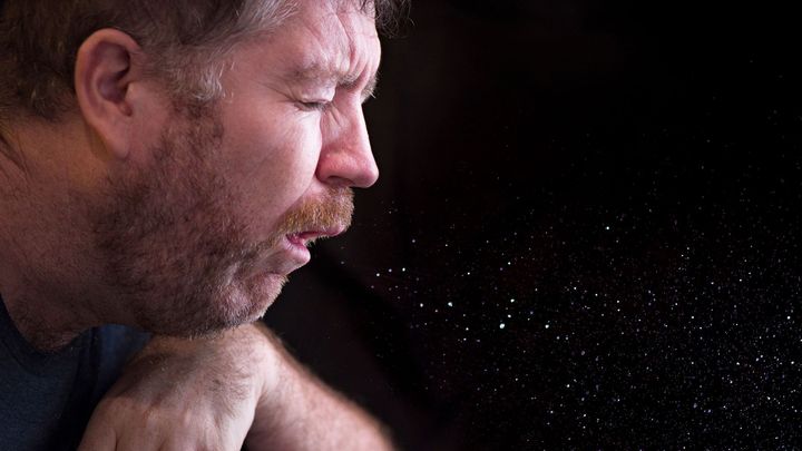 Český bod zlomu. Neodhalených nakažených může být až 40 tisíc, tvrdí statistik Dušek