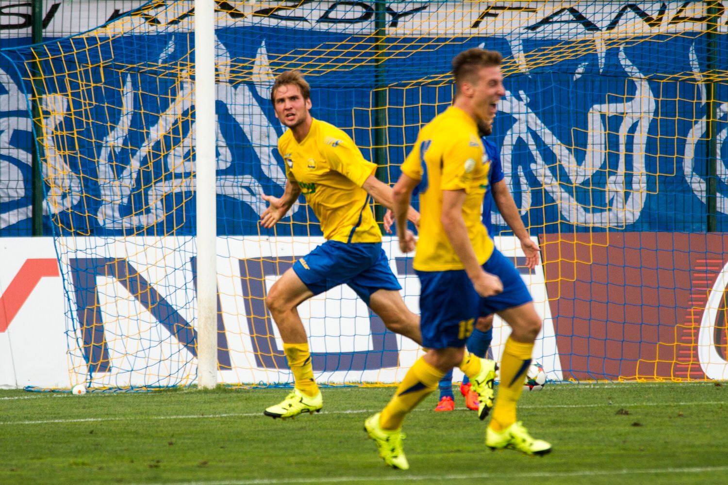 SL, Zlín-Baník: Tomáš Poznar (vlevo) slaví gól