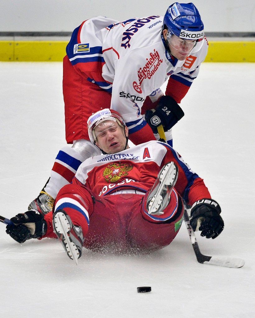 Česko vs. Rusko, Švédské hokejového hry (Zámorský a Perežogin)
