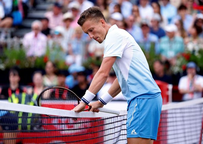 Jiří Lehečka - Carlos Alcaraz, finále Londýn Queen's Club 2025