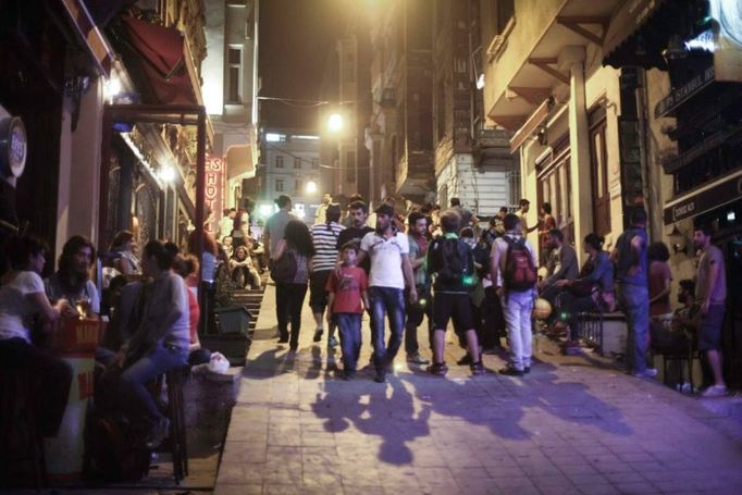 Demonstrace na istanbulském náměstí Taksím očima tureckého fotografa