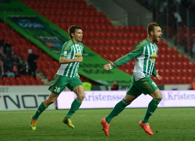 SL, Slavia-Bohemians 1950:  radost Bohemians (28 - Aleš Škerle a 10 - Matúš Mikuš)