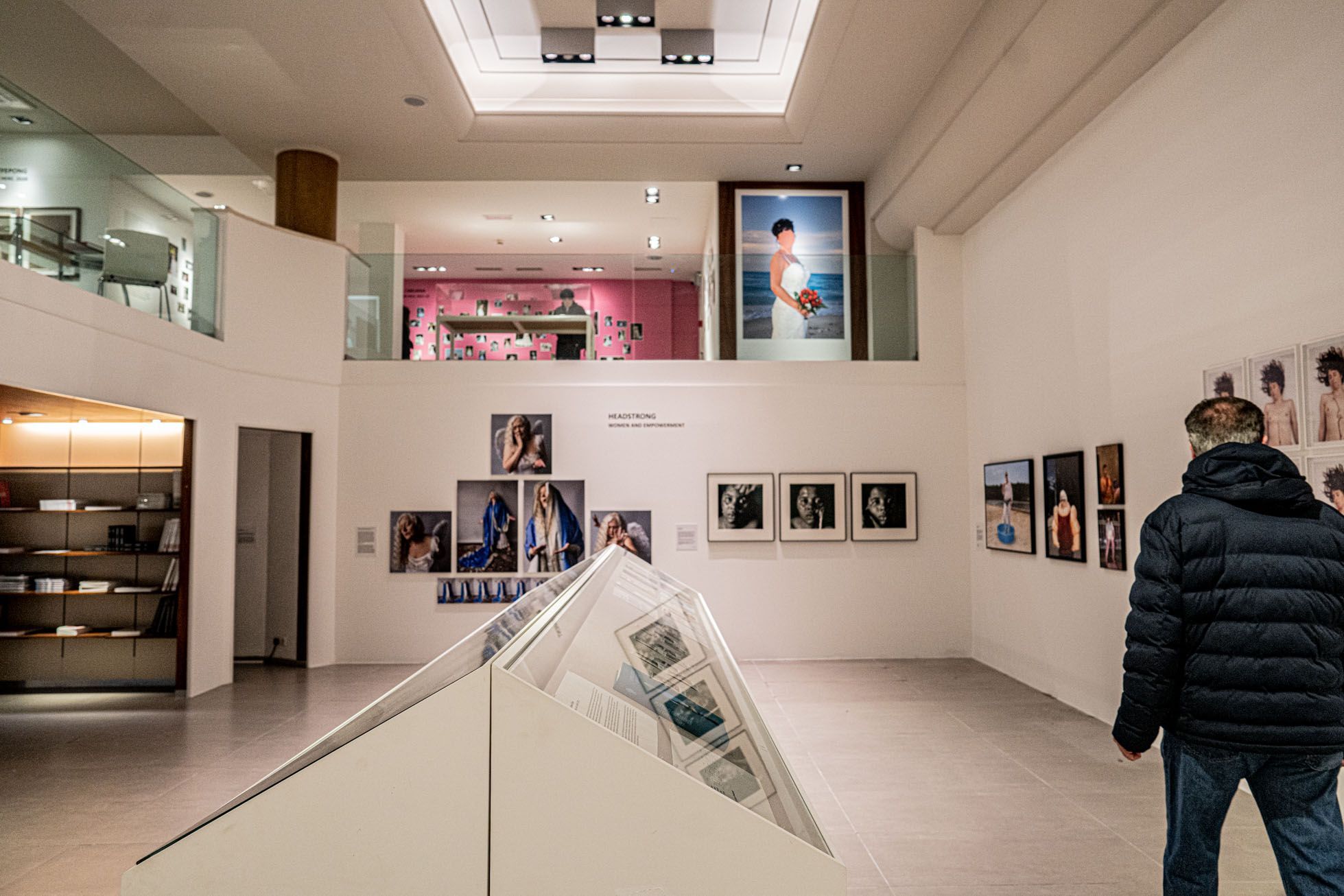 Nově otevřené Centrum pro britskou fotografii v Londýně, kde je zastoupena i česká fotografka Markéta Luskačová