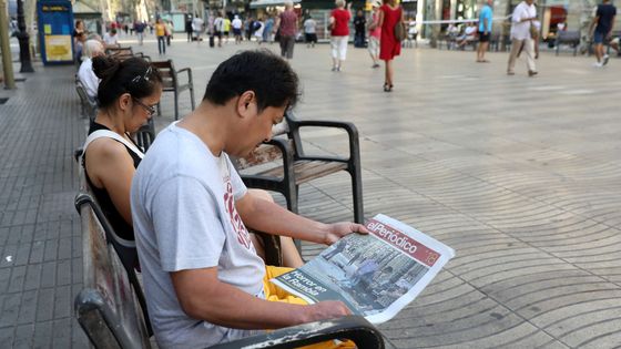 Foto: Katalánsko se probouzí ze zlého snu. Tudy jely dodávka útočící na turisty i auto s teroristy