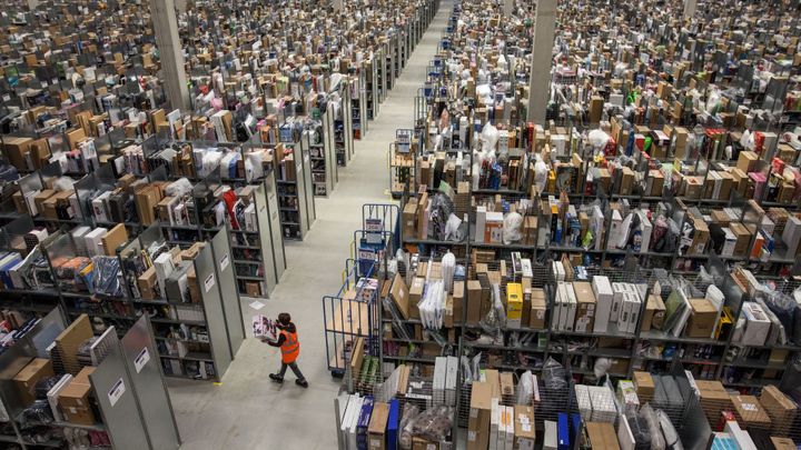 Lépe se chovají k robotům, tvrdí pracovníci britského Amazonu. Zahájili stávku; Zdroj foto: ČTK/DPA