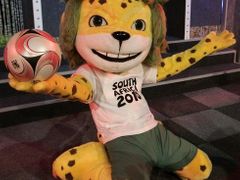 Jižní Afrika bere fotbalový šampionát jako jedinečnou příležitost k sebeprezentaci. Na snímku maskot MS 2010 - leopard Zakumi