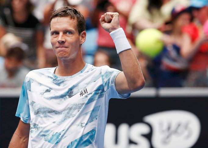 Tomáš Berdych v zápase Australian Open s Bernardem Tomicem.