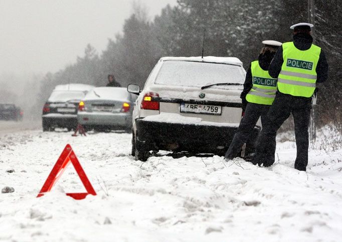 Nehoda na dálnici ve směru na Mladou Boleslav na 38 km.