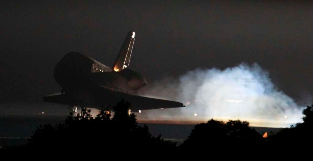 Přistání raketoplánu Endeavour