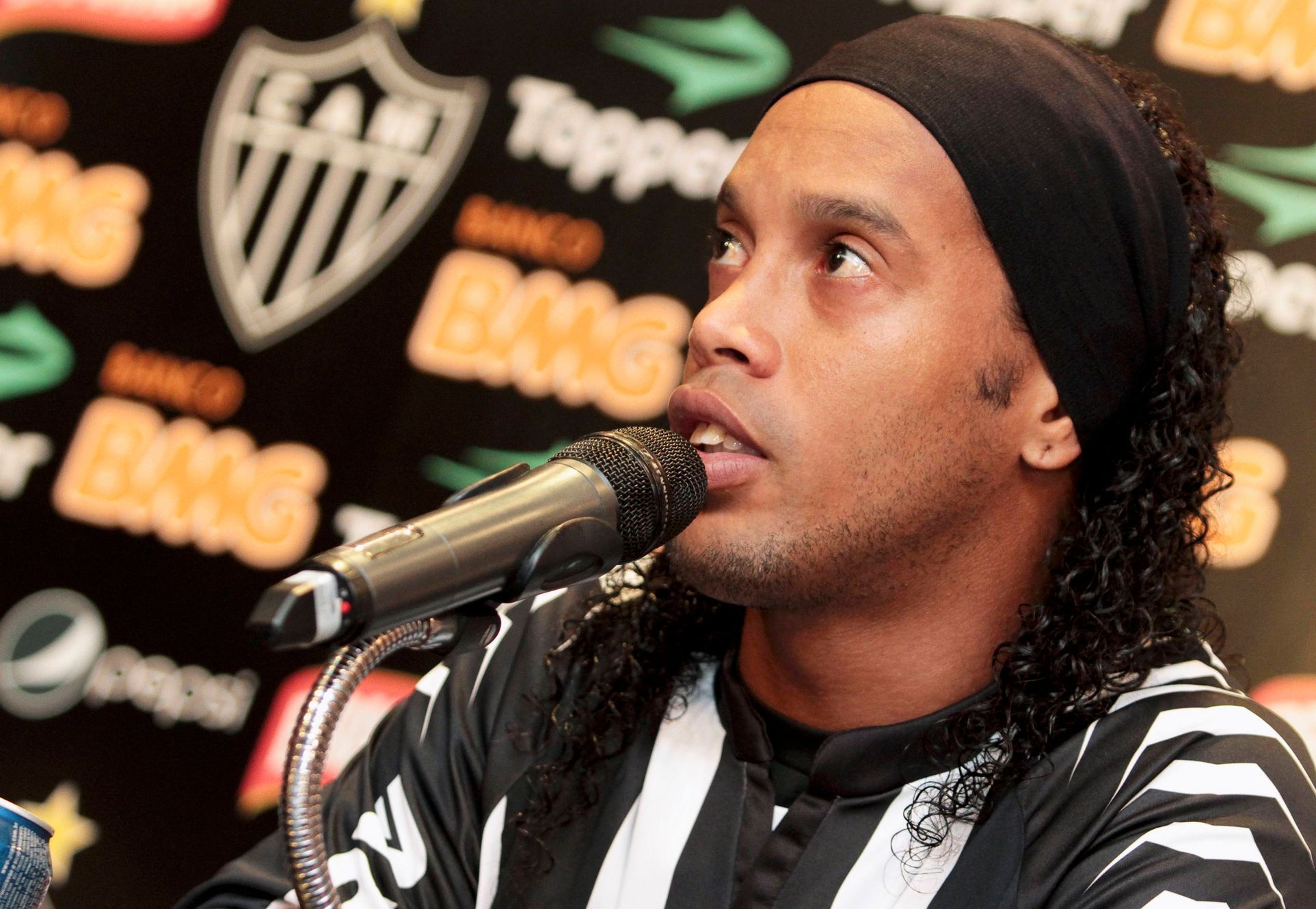 Ronaldinho podepsal smlouvu s Atleticem Mineiro