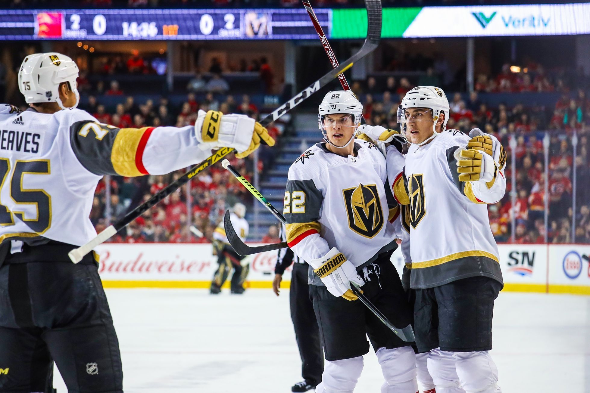 hokej, NHL 2019/2020, Calgary - Vegas, Tomáš Nosek (vpravo)