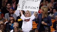 "Florida Loves LeBron". Fanynky Miami mají jasno, kdo je jejich králem.