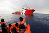 Podle agentury Frontex počet běženců, kteří se pokoušejí proniknout do Evropy přes Egejské moře, klesl od podepsání dohody mezi EU a Tureckem loni v březnu o 90 procent.