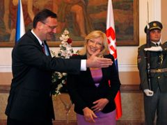 Vládní koalice na Slovensku se haštěří stejně jako ta v ČR